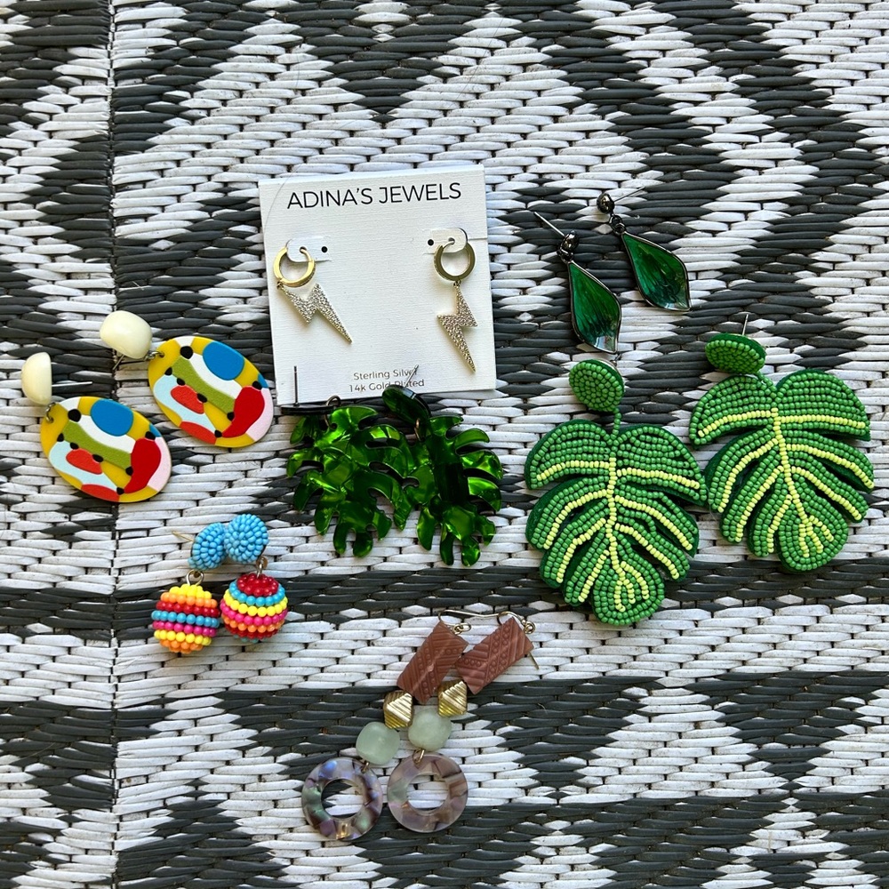 Bundle of (7) pairs of earrings